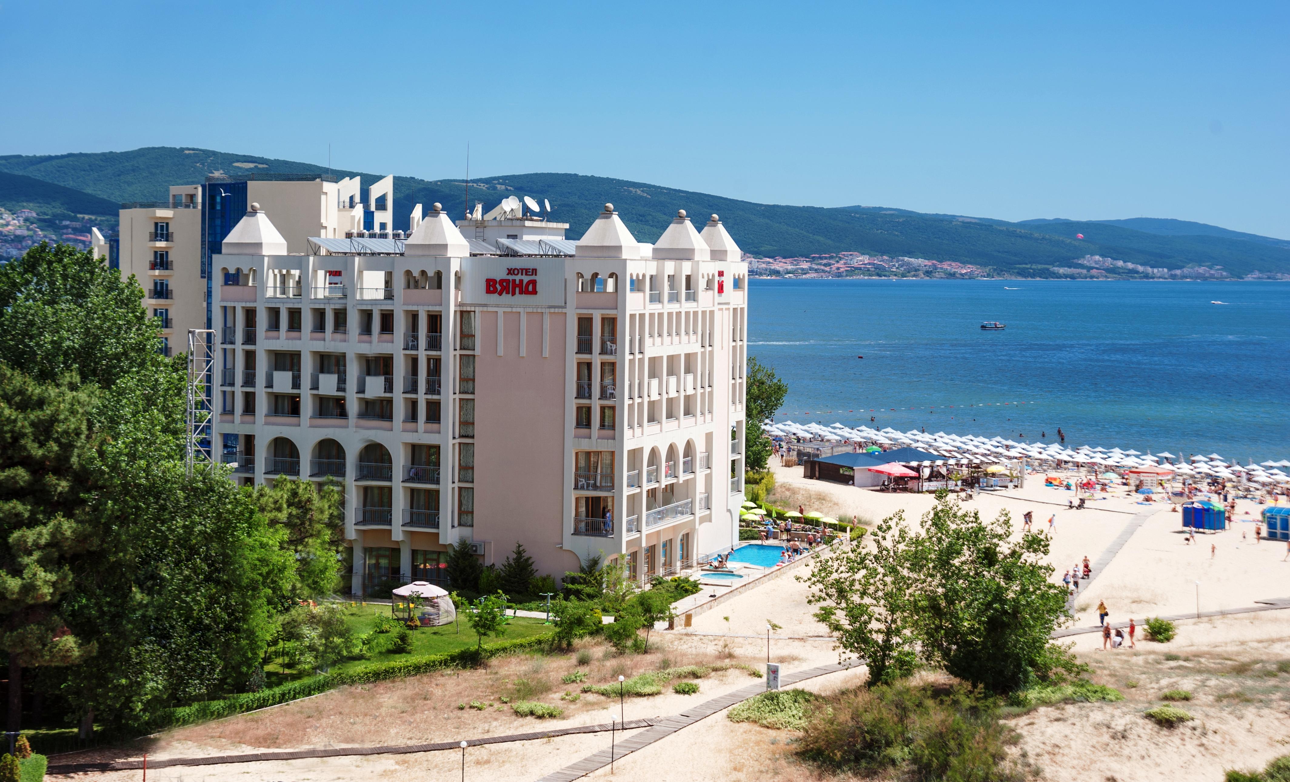 Viand Hotel Pantai Sunny Bagian luar foto