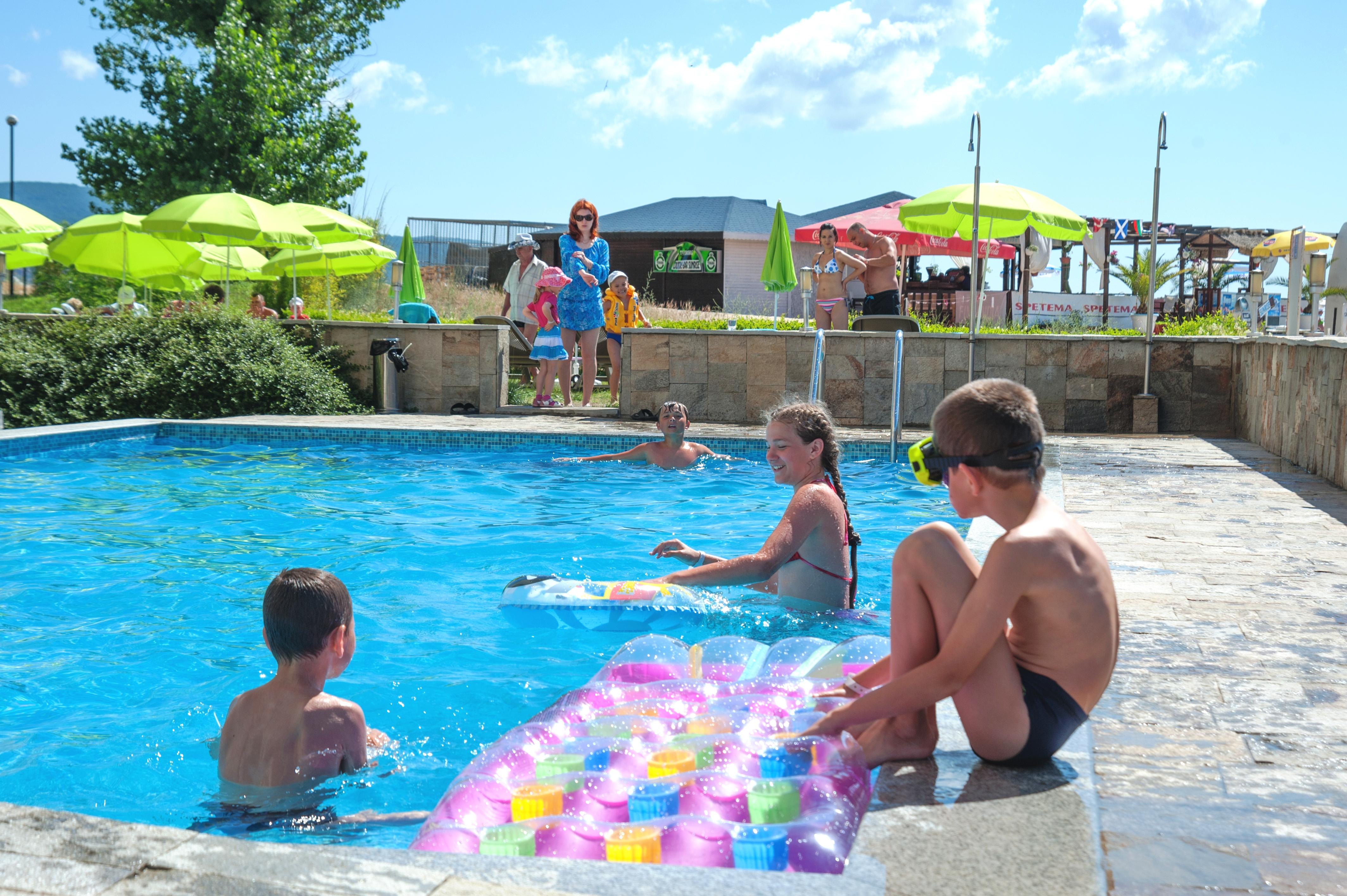 Viand Hotel Pantai Sunny Bagian luar foto