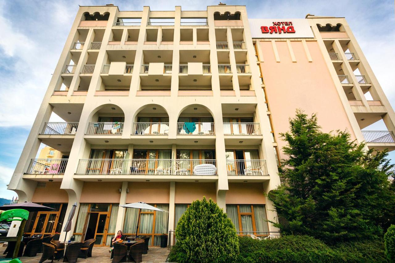 Viand Hotel Pantai Sunny Bagian luar foto
