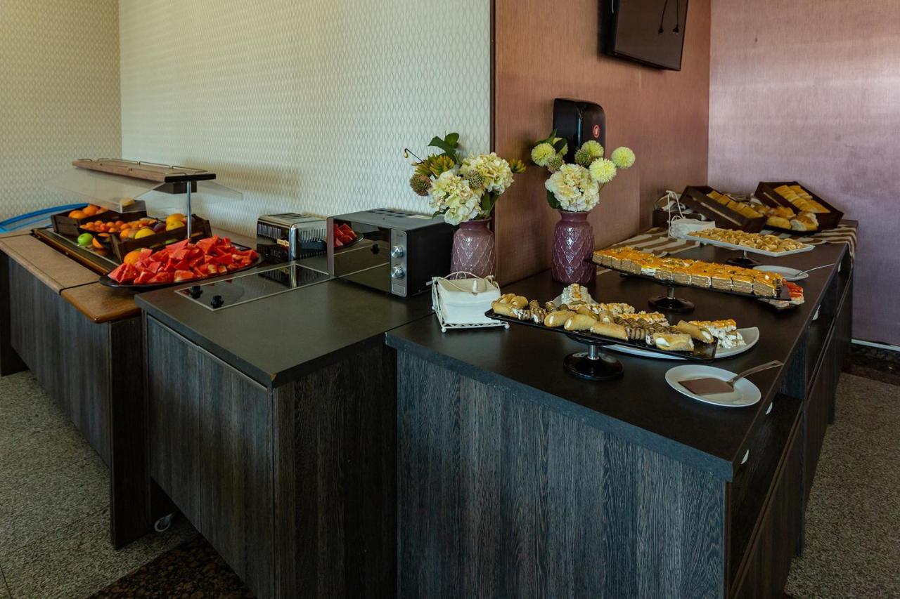 Viand Hotel Pantai Sunny Bagian luar foto